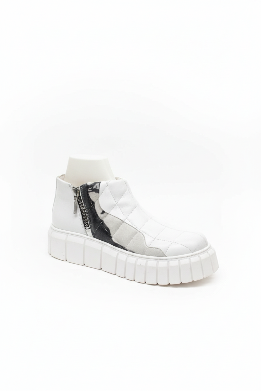 Papucei Ankle Boot( Size 7)